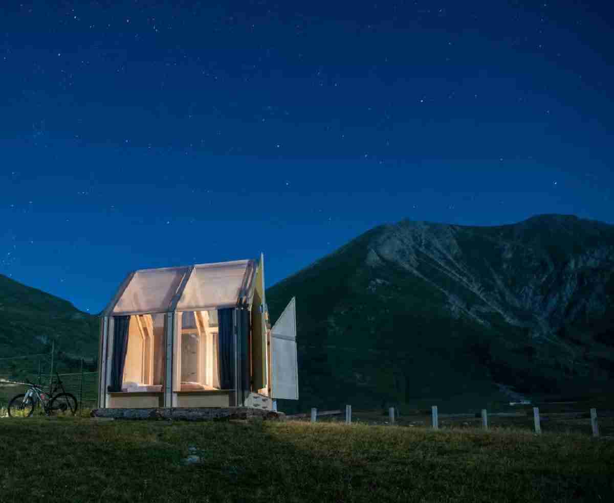 Cabine transparente permite dormir sob as estrelas na Itália. Fotos: Reprodução/ Airbnb