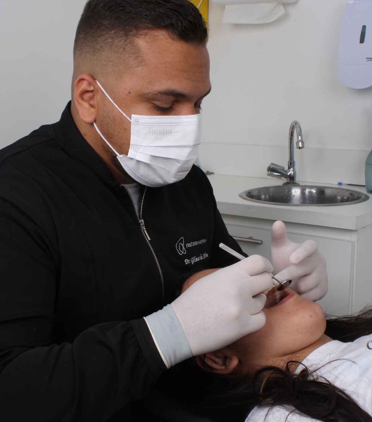 Implante dentário de carga imediata: dr. Gilmar da Silva explica como funciona a cirurgia. Foto: Divulgação