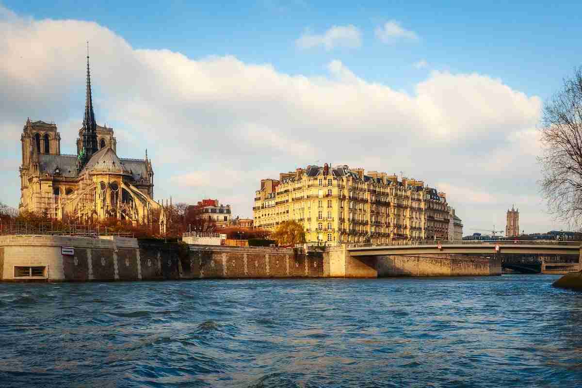 Paris tem projeto para tornar o Rio Sena própria para banho. Fotos: Pexels