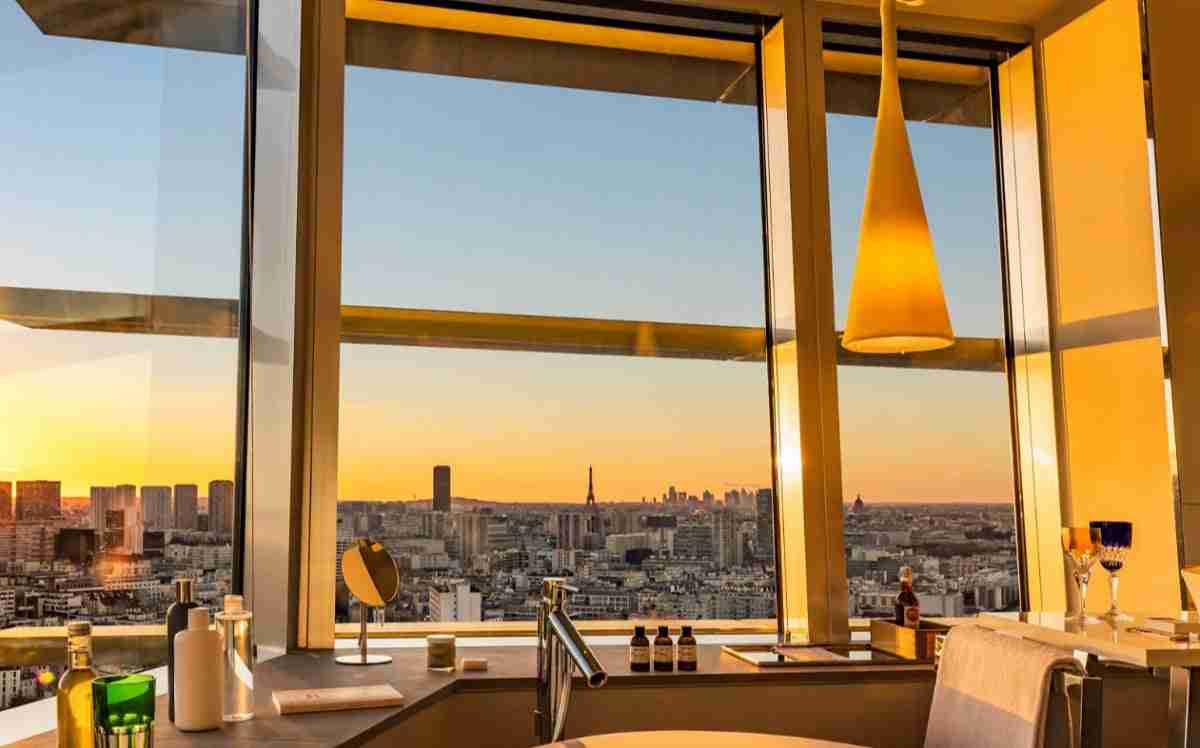TOO Hotel acaba de inaugurar em Paris: suítes, jacuzzi e restaurante no céu parisiense
