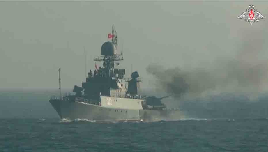 VÍDEO: Navio Russo dispara contra míssil de cruzeiro no Báltico