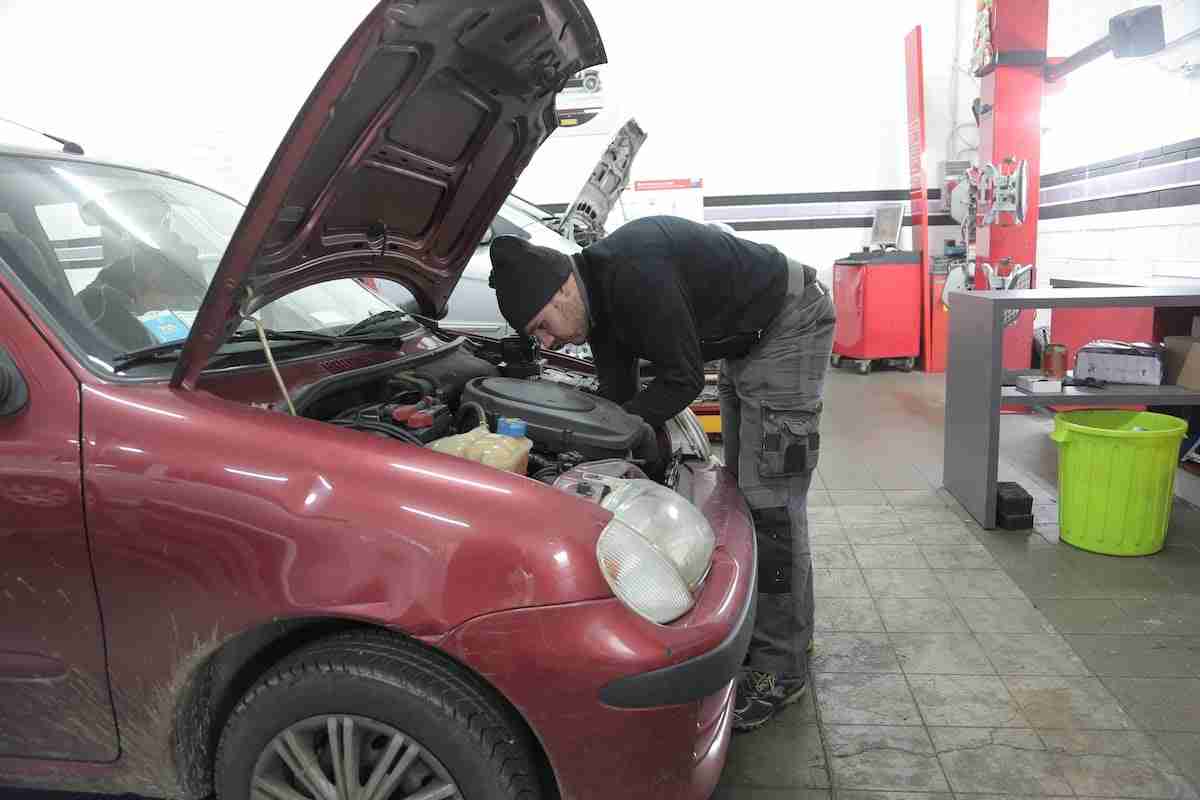 É importante levar o carro seminovo ao seu mecânico de confiança.