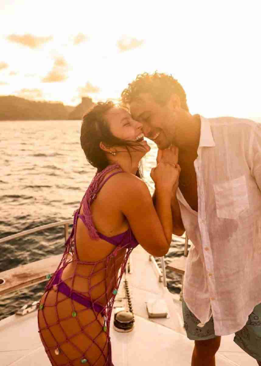Larissa Manoela e André Luiz ficam noivos em passeio de barco em Noronha. Veja fotos!