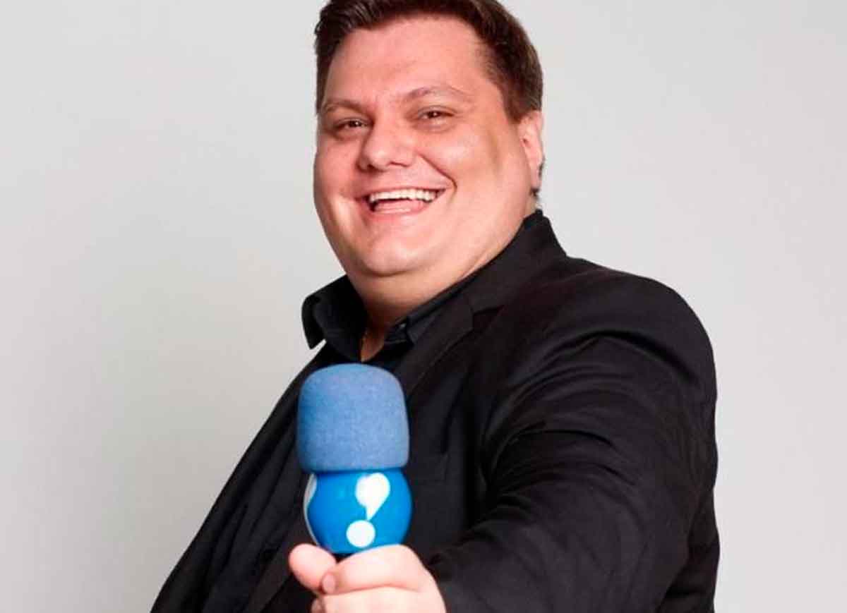 Apresentador e jornalista Thiago Michelasi ganha prêmio de melhor Apresentador de TV na categoria Novos Talentos em São Paulo . Foto: Divulgação