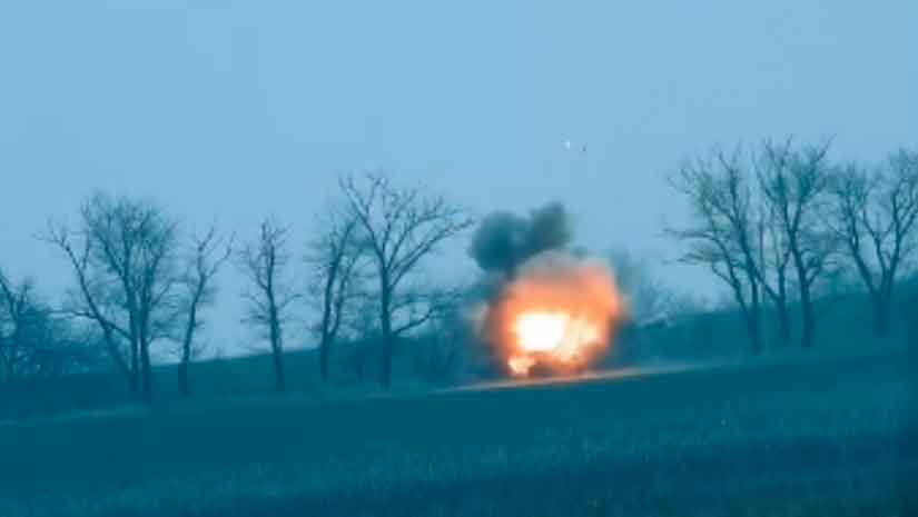 Rússia divulga vídeo mostrando a destruição de tanques e tropas com armas termobáricas