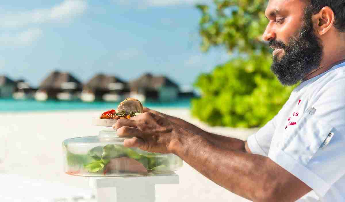 Chef ensina prato típico das Maldivas. Fotos: Divulgação/ W Maldives