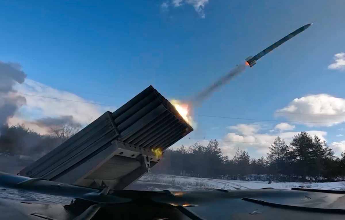 Vídeo mostra o o poder de fogo do sistema de foguetes russo Grad