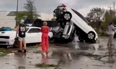 Tornado atinge a Flórida
