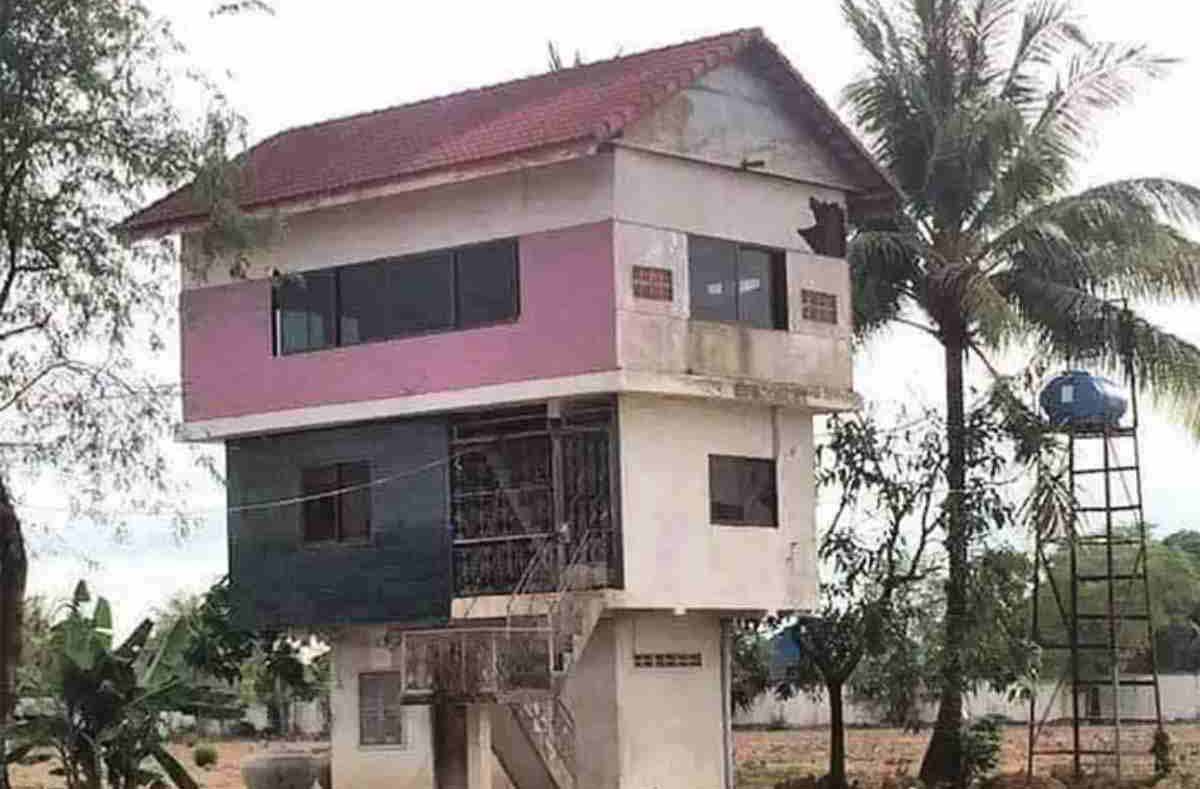 Absurd architecture and design mistakes. Photo: Reddit