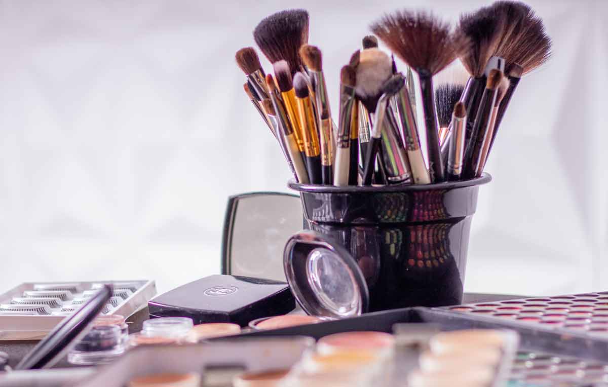 3 tips for cleaning makeup brushes