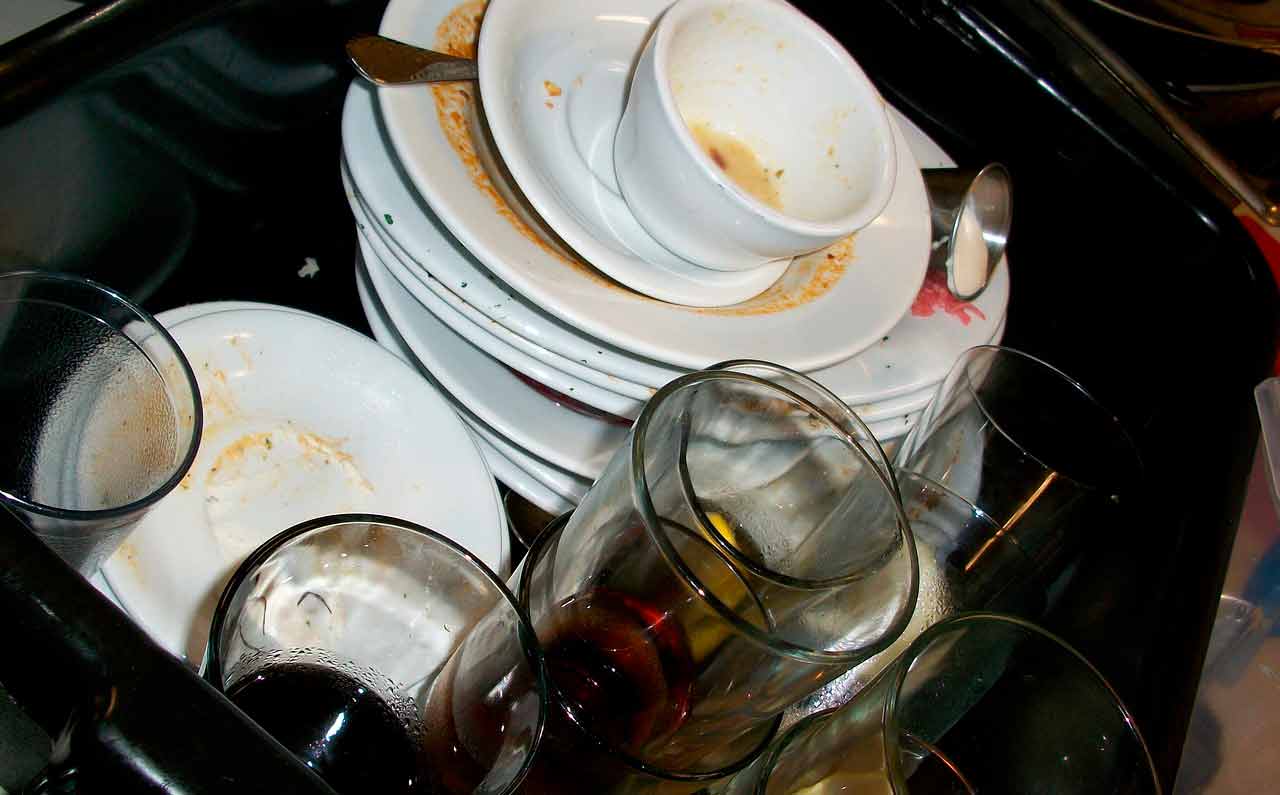 Pourquoi vos assiettes semblent-elles grasses en sortant du lave-vaisselle ? Foto: pexels