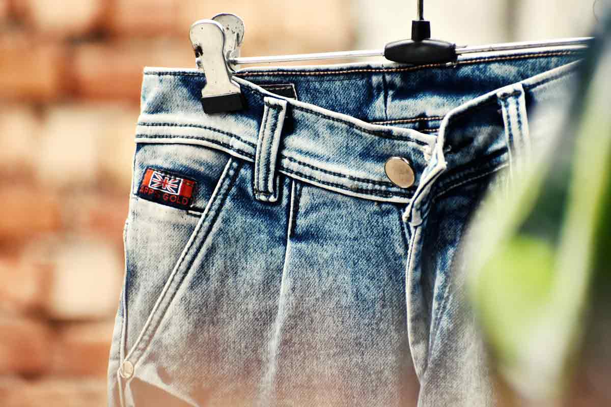 Impara come lavare i jeans senza sbiadire: una guida completa. Foto: Pexels