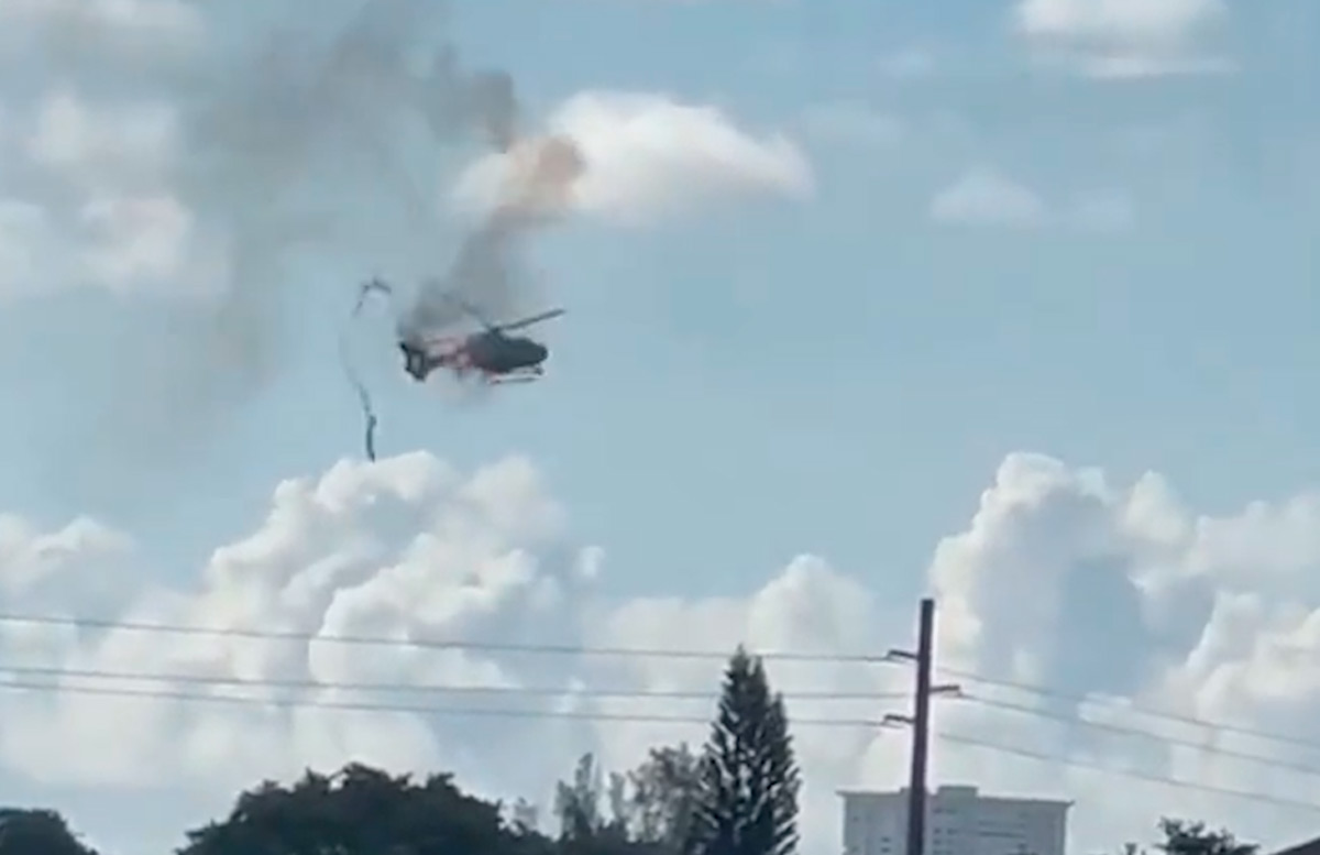 Indrukwekkende video toont de crash van een politiehelikopter in Pompano Beach, Florida. Foto: Reproductie Twitter