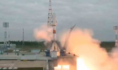Vídeo: A Rússia lança sua primeira missão à Lua na história moderna