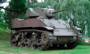 M3 Stuart. Wikipedia