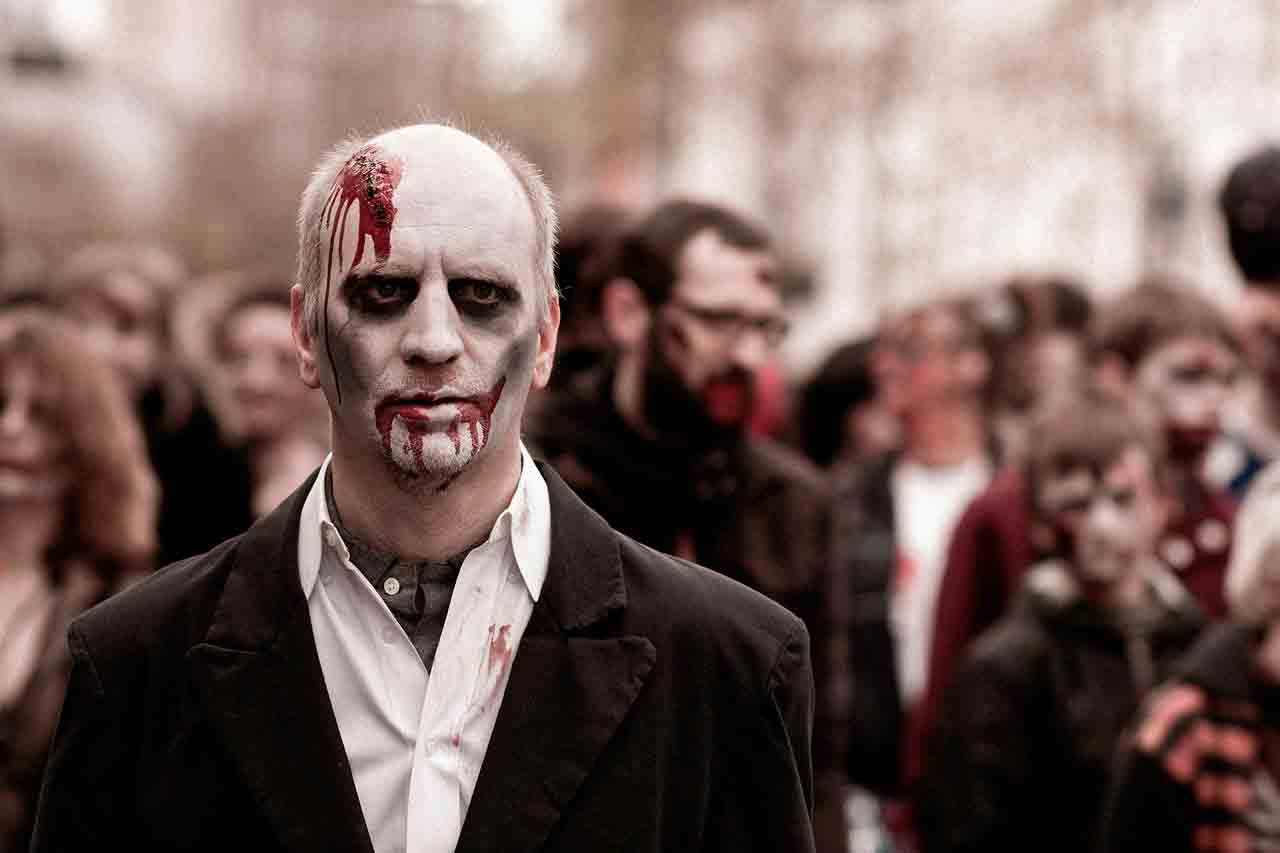 Premier kondigt verbod op messen 'zombie-stijl' in het VK aan