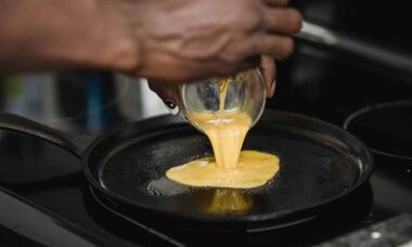 Chef reveals the secret of how to make creamy hotel-style scrambled eggs. Photo: Pexels