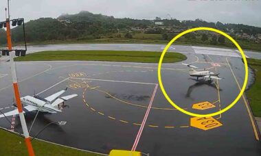 Vídeo: Avião de pequeno porte cai no Centro de Gramado, no sul do Brasil. foto: X @horadafofocatv