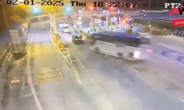 Bus with Russian tourists collides at high speed in Thailand. Photo and video: X @MarioNawfal